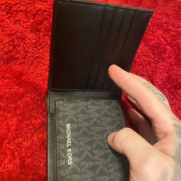 NWT MICHAEL KORS MENS Harrison Logo billfold with passcase. - Picture 3 of 6